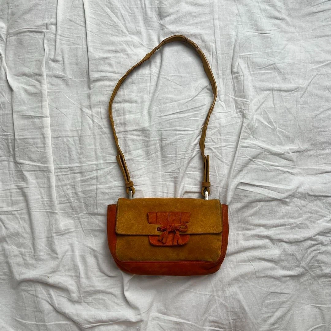 バッグ Rare! PRADA 90s Suede Brown Kisslock Bag Rare! PRADA 90s Suede Brown Kisslock Bag PRADA Brown Suede