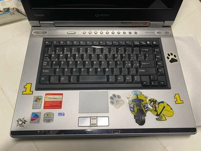 computer portatile Per Ricambi.. Non Funziona Bene … Privo Di Alimentatore e HDD - Immagine 1 di 4
