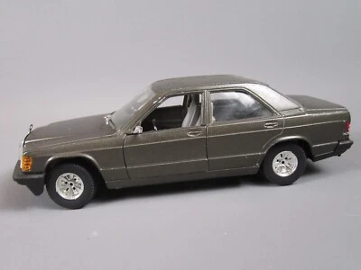 B298 Vintage Burago 0105 Italia Mercedes 190 E Antracite 1:25 BBurago - Immagine 1 di 4