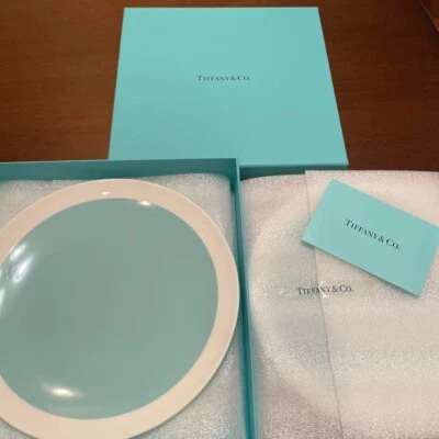 Ensemble de 2 assiettes à blocs de couleur Tiffany & Co. vaisselle - Photo 1/4