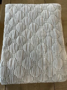 Pottery Barn velvet Lattice Mirage Gray full queen Quilt - Picture 1 of 3