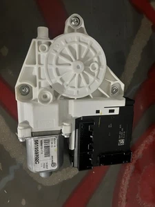 2016 - 2022 VOLKSWAGEN PASSAT FRONT RIGHT DOOR POWER WINDOW MOTOR OEM 3C0959792J - Picture 1 of 2