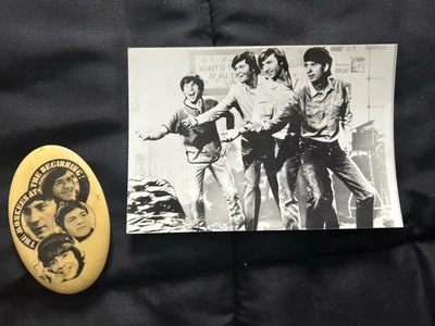 Vintage Monkees 3x5 B/W Photo & Rare Button/Pin 🙈🙉🙊 - Image 1 of 4