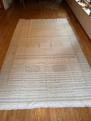 Alfombra marroquí 7'-9" x 12'-9", blanco y verde oliva. Foto 1 de 4