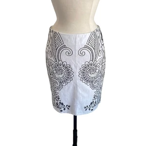 NEW YORK & COMPANY Falda Lápiz Mujer Talla 6 Blanco Encaje Superpuesto Coqueta Clásica - Imagen 1 de 7