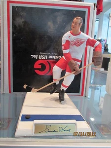 Gordie Howe Detroit Red Wings Prosports Creation autograph figurine limited - Picture 1 of 2