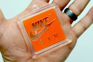 NIKE AIR HANG TAG ~RETRO~ 90s ORANGE NO-CHAIN jordan max III IV 1 90 ~AUTHENTIC~ - Picture 1 of 2