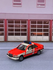 Feuerwehr Erfurt MB C Klasse 1/87 Modell Eigenbau - Bild 1 von 3