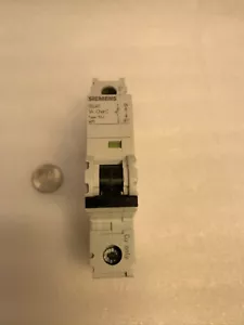 Interruttore automatico, 1 polo, 240 VAC, 1 A, 14 kA, UL489, tipo C - Foto 1 di 8