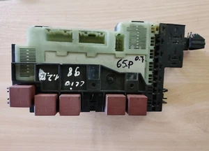 Renault Clio 1998 1.2petrol Fuses box P7700411319C BMT N2 21624654-2D 65P - Imagen 1 de 5