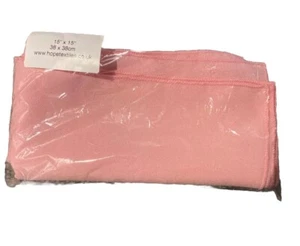 PACK OF FOUR PINK POLYESTER NAPKINS - Picture 1 of 1