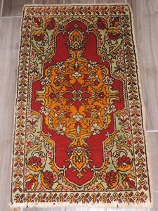 21" x 37" Vintage Handmade Turkish Wool Rug - Bild 1 von 7