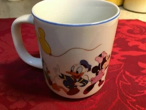Disneyland Walt Disney World mug featuring Disney characters, no chips/cracks - Picture 1 of 5