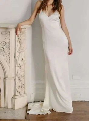 Vestido de novia Alexandra Grecco Astrid 6 funda moderna de seda blanco roto Foto 1 de 4