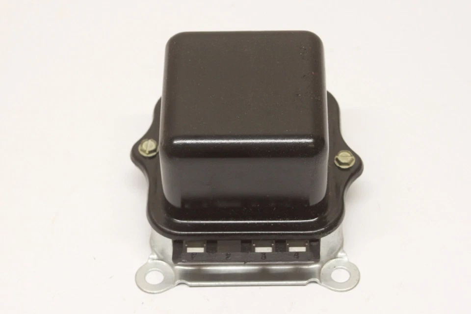 NORS 1963-68 Pontiac 1963 Tempest Voltage Regulator 12V Delco D-633 1119511 9112 - Image 1 of 4