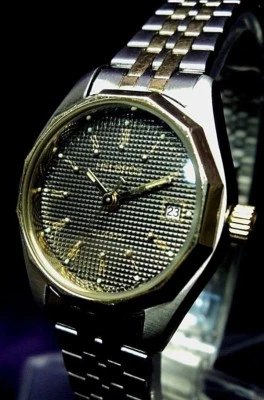 Reloj para mujer casi nuevo ~ Helbros suizo de cuarzo con fecha y oro inoxidable Foto 1 de 4