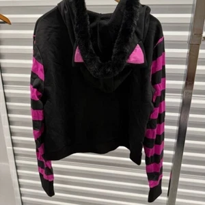 Gestreifter Fleece-Hoodie mit Ärmeln und Kunstfellbesatz Dollskill 2XL - Bild 1 von 8