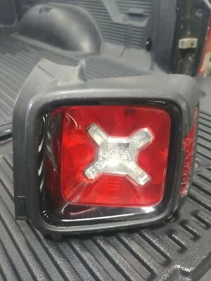 Renegade Mopar Tail Lamp Right  68346454AA used! See pics and description. - Изображение 1 из 4