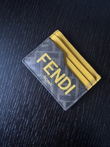 Tarjetero Fendi original con factura y caja precio nuevo 260€ cartera - Imagen 1 de 3