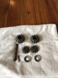 Dana MODEL 30 SIDE GEARS FITS 1972-86 JEEP CJ AND COMMANDO - Picture 1 of 11