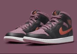 Nike Air Jordan 1 Mid Zapatos Negros Cielo J Malva Naranja FB9911-008 Para Hombre NUEVOS - Imagen 1 de 8