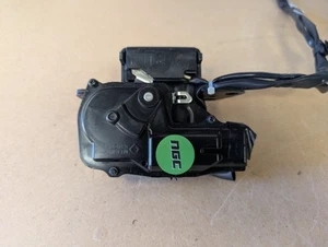 Meccanismo/chiusura bloccaggio bagagliaio portellone Toyota Prius MK3 2009-2016 - testato - Foto 1 di 6