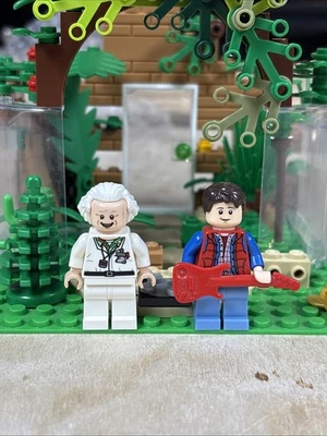 LEGO Ideas: The DeLorean Time Machine Marty + Doc Minifigures - Image 1 of 4