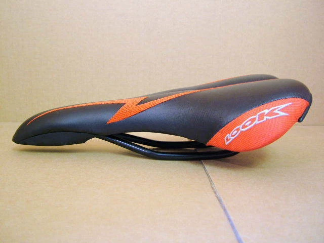 Sillín Gipiemme "LOOK" Nuevo-Antiguo-Stock con Acentos Rojos...Cubierta Desgaste Preocupaciones Foto 1 de 1