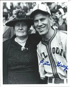 Signed 8x10 PETE GRAY St. Louis Browns Autographed photo - w/COA - Picture 1 of 1
