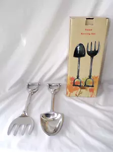 Juego de servir ensalada de barril de galletas cuchara y tenedor o pala y rastrillo caja de metal plateado - Imagen 1 de 9