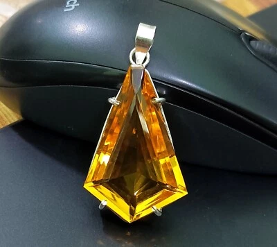 Colgante Topacio Amarillo Elegante Certificado Natural 63.55 Ct Regalo para Seres Seres. Foto 1 de 4