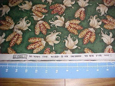 Maíz indio Debbie Mumm sobre mazorca con fondo verde cáscara 1 yarda +8" ¡Excelente! Foto 1 de 3