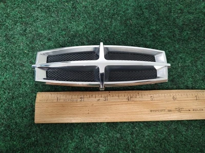 Ornamento emblema guardabarros Lincoln MKS 2009-2013 OEM 8A53-16178-AC 8A53-16179-AB 1M4 Foto 1 de 4