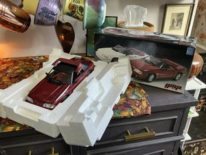 MUSTANG BORDEAUX 1989 CONVERTIBILE 5.0 FORD GT FOX CARROZZERIA 1/18 GMP RARA G1801819 - Foto 1 di 10