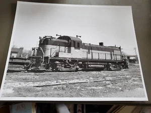 Milwaukee Road RS3 465 Bensenville IL (8x10 B/W)(Used)(J) - Picture 1 of 3