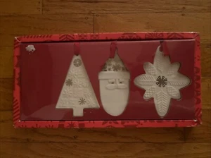 Hallmark Kim Pjecha Collection Set in scatola di 3 decorazioni natalizie in porcellana - Foto 1 di 5