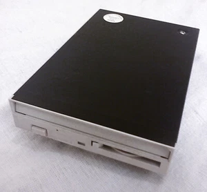 SYQUEST SQ3105S 103080-00 3.5" INTERNAL SCSI DRIVE 105MB 50PIN - Foto 1 di 2