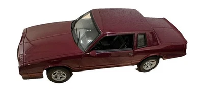 Chevrolet Monte Carlo SS Diecast metal Welly 1/18 1987 Foto 1 de 3