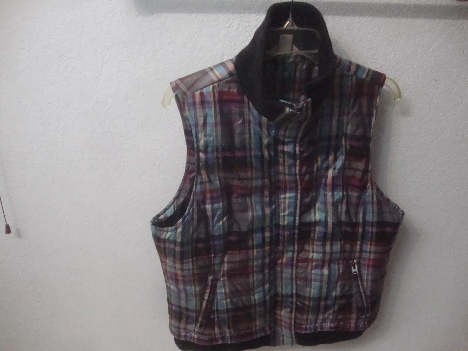 Chaleco acolchado a cuadros Christopher & Banks para mujer talla l Foto 1 de 4