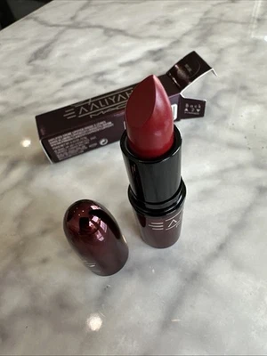 Lápiz labial crema amplificada MAC Aaliyah en Hot Like... edición limitada nuevo en caja Foto 1 de 4