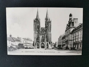 CPA 50 COUTANCES - La Place de la Cathédrale - Imagen 1 de 2