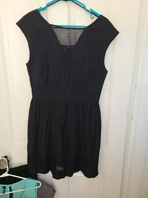 тюлевое платье черное прозрачные акценты вокруг шеи и подола размер большой - Изображение 1 из 4