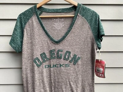 Camisa para mujer Colosseum Oregon Ducks gris y verde manga raglán talla grande Foto 1 de 4