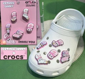 PACK DE 5 dijes para zapatos CROCS Jibbitz ESTHER BUNNY genuinos CROCS + PISTA - Imagen 1 de 8