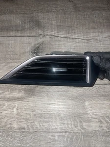 2019 - 2024 SUBARU FORESTER DASH RIGHT SIDE AIR VENT GRILLE OEM 66110SJ010/57 - Picture 1 of 4