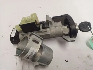 Ignition Switch w/Key from 2011 GMC Acadia 9407978 - Picture 1 of 12