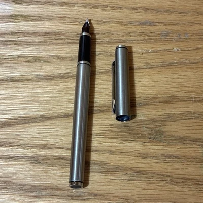 Caneta-tinteiro Pelikan Signum P530 F muito boa (7B) - Imagem 1 de 4