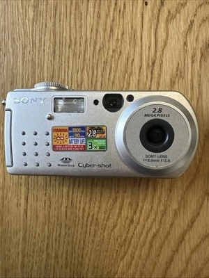 Sony Cyber-Shot DSC-P3 Digital Camera 2.8MP Made In Japan - Image 1 of 4