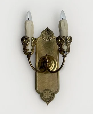 Vintage Brass Electric Wall Sconce Quatrefoil Victorian Gothic Revival ~16” X 5” - Image 1 of 4