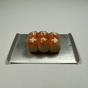 Vintage Doll House Miniature HOT CROSS BUNS/ROLLS ON COOKIE SHEET 1:12 Scale - Picture 1 of 6